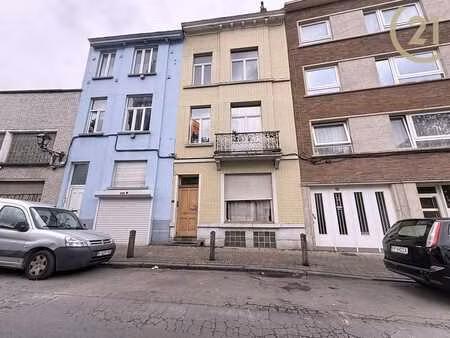 maison unifam. à rénover–fort potentiel  belle situation