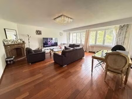 appartement 3 chambres lumineux avec peb c-!!