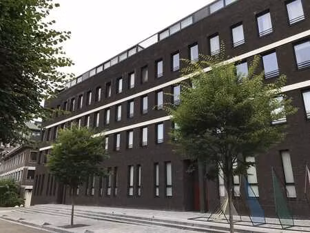 superbe penthouse - mons centre - 2 chambres - parking