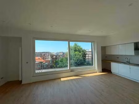 magnifique appartement 2 chambres entièrement rénové