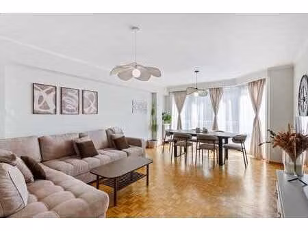 appartement spacieux avec 2 chambres à coucher