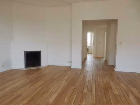 à louer – appartement idéalement situé à stockel