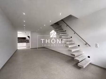 au rez-de-chaussée : tripex 3 chambres remis à neuf