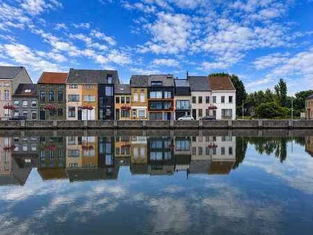 lichtrijk appartement met uniek zicht op de vaart en ruim...
