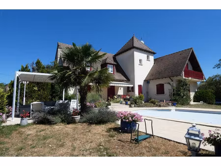 maison de luxe à vendre à couches