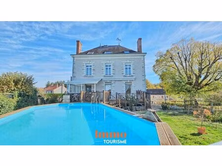 maison de maître avec gîtes et piscine à mi-chemin entre le z