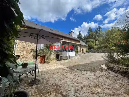 propriete en pierres avec 4 hectares