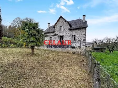 maison en pierres avec terrains et dependances