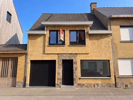 maison rénovée à vendre avec 3 chambres et jardin à vleteren