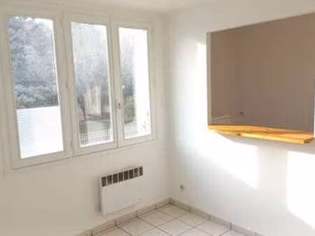 location appartement 2 pièces à villeurbanne (69100) : à louer 2 pièces / 27m² villeurbann