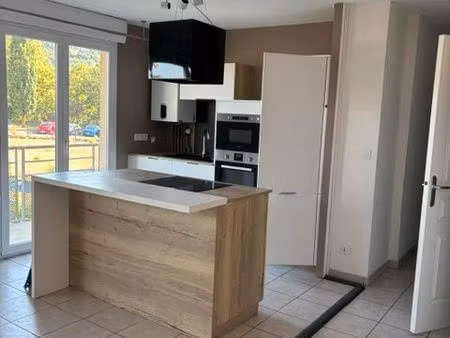 a vendre appartement t2 lumineux à roche la moliere