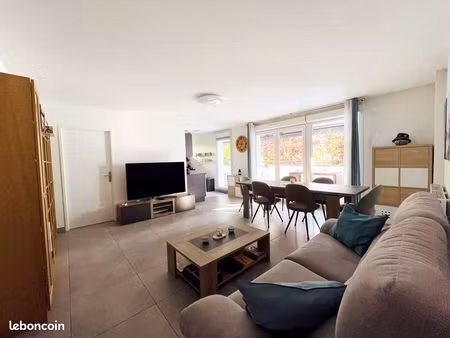 t4 avec jardin  terrasse et garage double