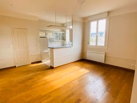 5 min de la gare et toutes commodites : t3 de 70 m2 habitables calme et lumineux