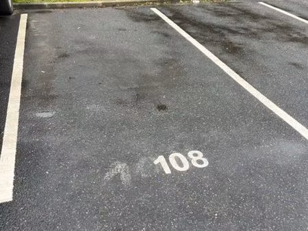 place de parking sécurisée
