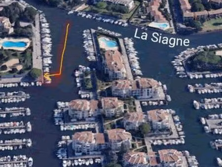 lolocation place de port 2 5m x 7 6m
