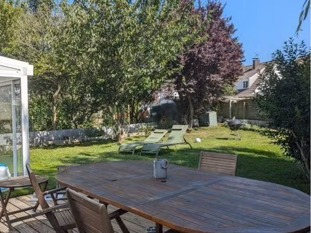 maison familiale 3 chambres avec jardin arboré et garage – saint-léonard