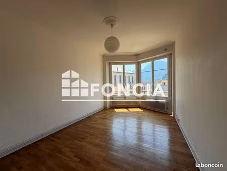 studio 1 pièce 28 m²