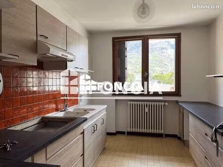 appartement 4 pièces 94 m²