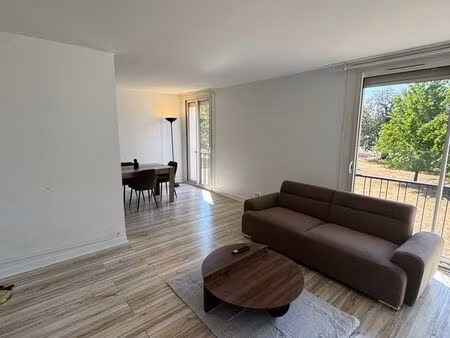 loue grand t2 de 55 m² entièrement rénové et meublé