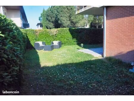 t3 calme  63 m2  jardin 80m2  2 places parking
