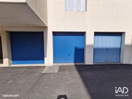 parking/box 10 m² la source