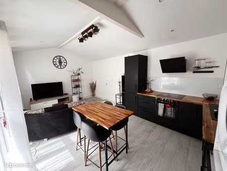 maison meublée rénovée avec cour privative – disponible du 1er août au 30 septembre 2026
