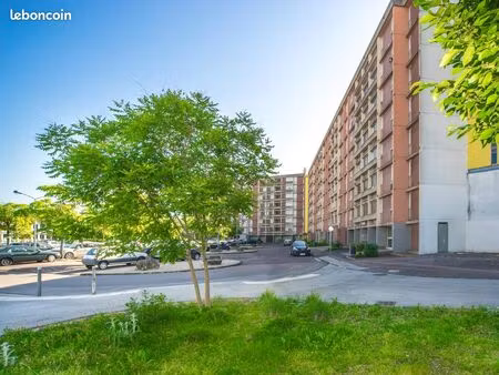 appartement 4 pièces 76 m²