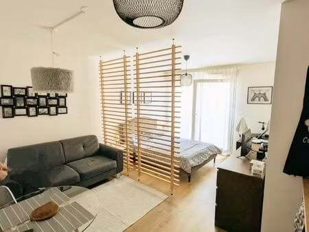 appartement meublé dans immeuble récent en plein centre ville à 2mn du rer