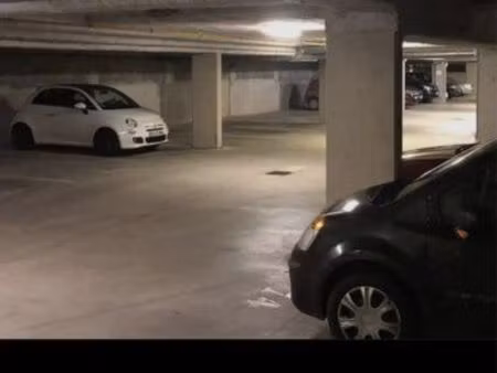place de parking couverte dans le 14 eme sur le boulevard de plombière résidence plein sol