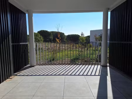 location appartement 3 pièces 62 m² à frejus (83600)  992 €
