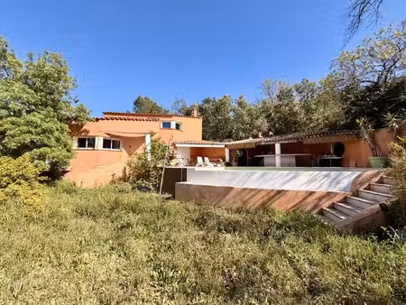 vente maison 4 pièces 134 m² pierrefeu-du-var (83390)