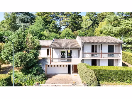 maison de luxe à vendre dans le quartier centre et sud est