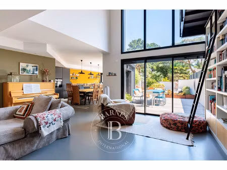 maison de luxe à vendre dans le quartier sainte-thérèse beauséjour