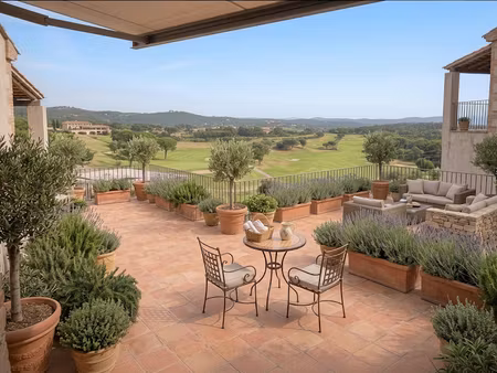 vente appartement 4 pièces 90 m² à châteauneuf-grasse (06740)  640 000 €