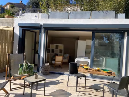 location appartement 1 pièce 25 m² à saint-raphaël (83530)