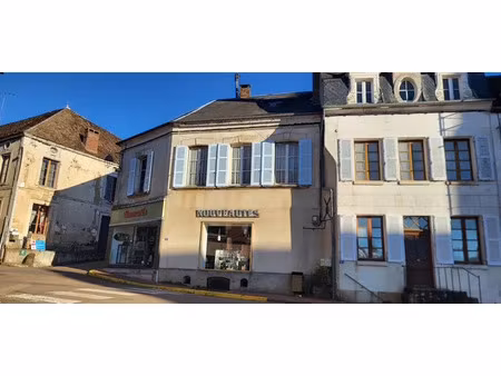 maison de village avec boutique