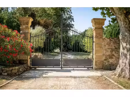 ancienne annexe de château rénovée  un lieu d'exception entre patrimoine et art de vivre