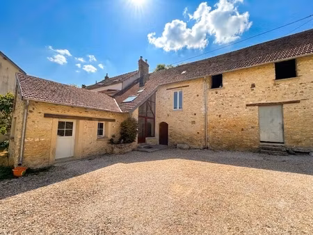 corps de ferme 7 pièces 182 m² avec dépendances  grange et jardin 855 m² à gommecourt
