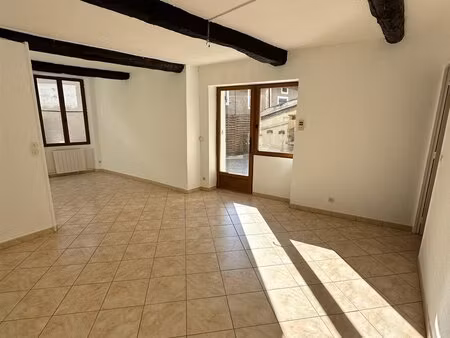 maison de village avec terrasse et garages