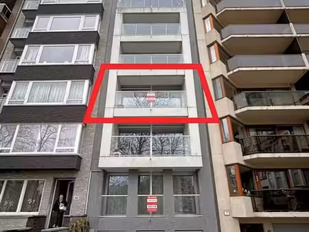 te huur: lichtrijk 2 slaapkamerappartement