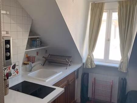studio meublé — paris 10e  en face de la mairie - disponible immédiatement
