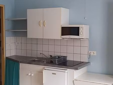 studio meublé 16m² etudiant proche gare et lycées
