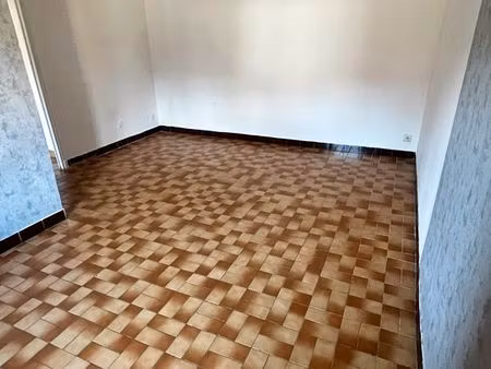loue appartement t2 38m2 à salomé