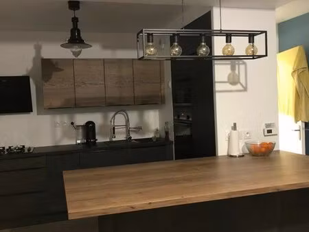 à louer – t3 meublé avec terrasse et climatisation – vaulx-en-velin