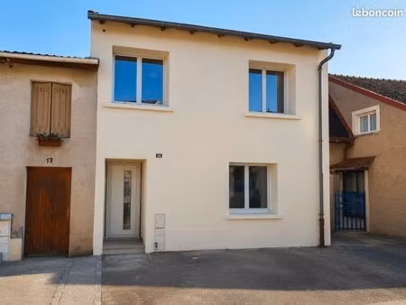 belle maison a louer a bazoncourt