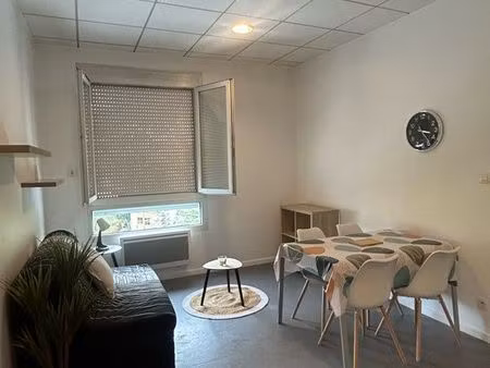 t2 meublé lumineux - saint-etienne bellevue - ascenseur - parking privé