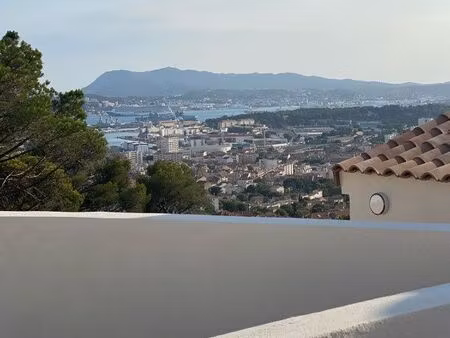 toulon faron beau 2 pièces