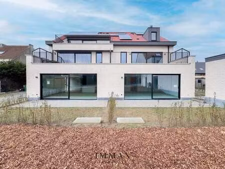 res. yuki | appartement au rez-de-chaussée dans environnemen