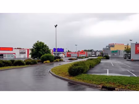 location commerce 480 m² à sébazac-concourès (12740)