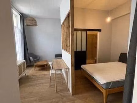 location meublée appartement 2 pièces 41 m² à bordeaux (33000)  990 €